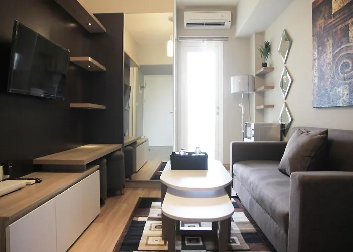 Deluxe And Comfortable 2Br The Springlake Summarecon Apartment By Travelio