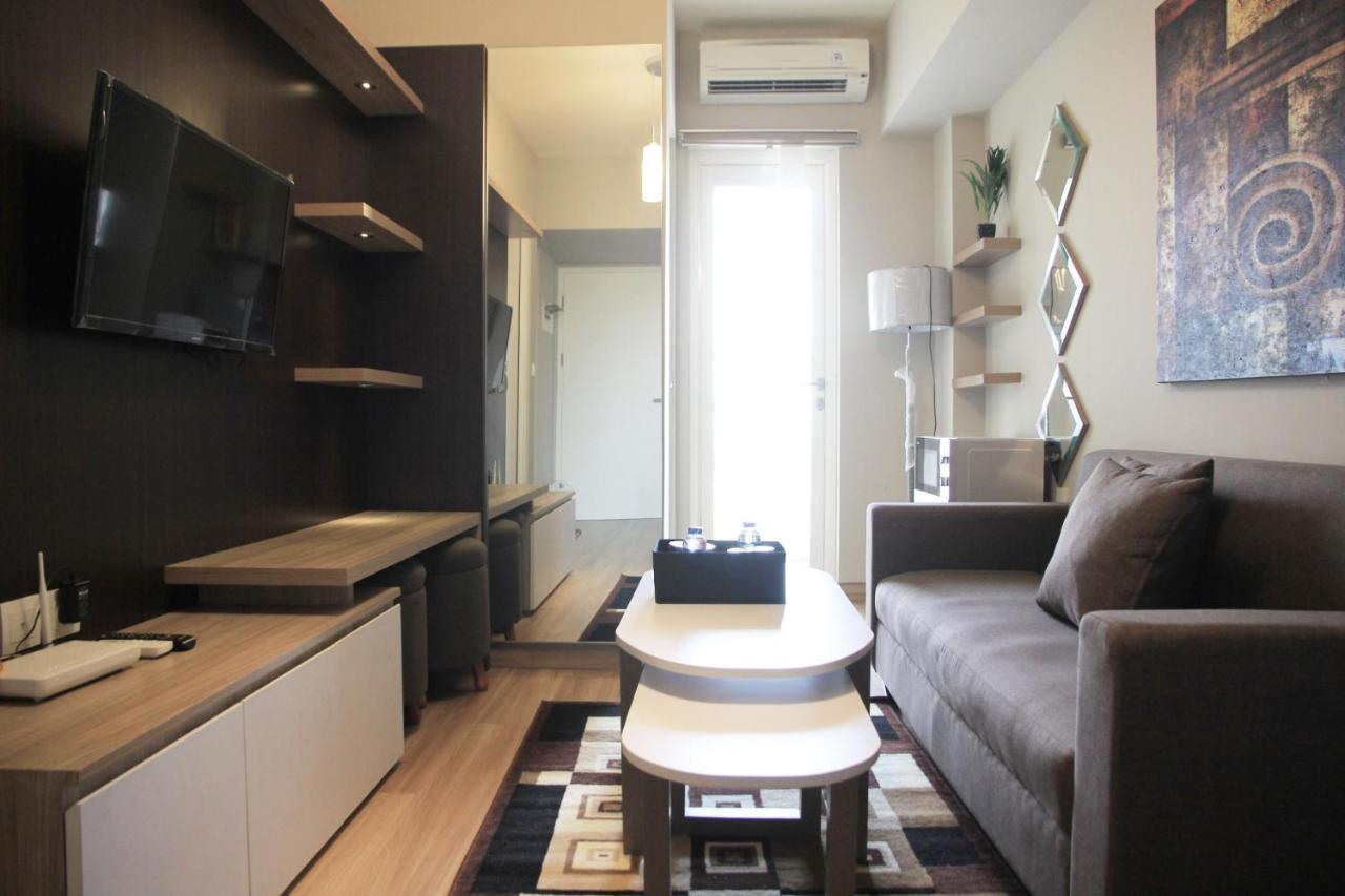 Deluxe And Comfortable 2br The Springlake Summarecon By Travelio Bekasi